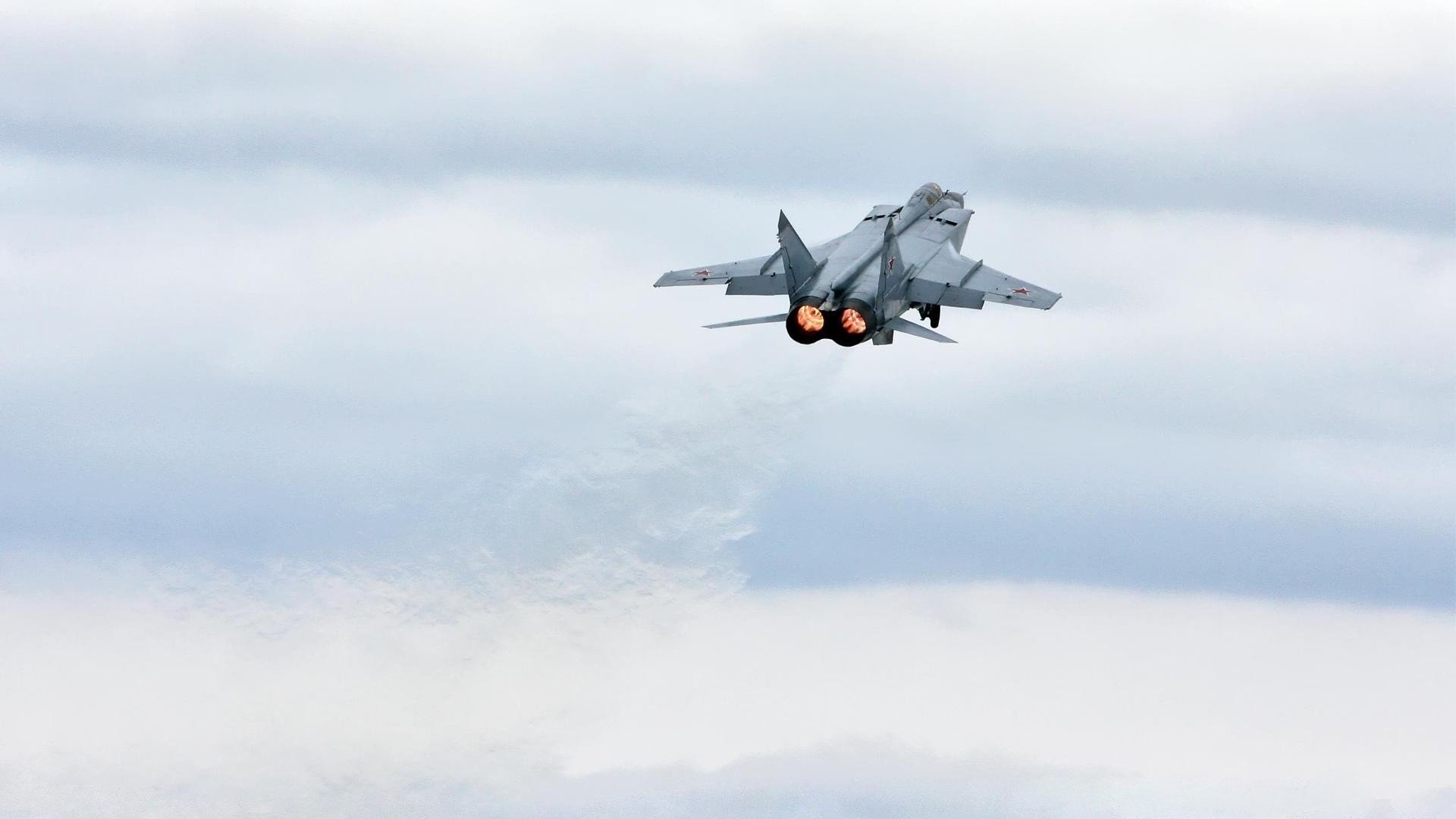 大型城市马拉松接力赛，团队合作共创佳绩，马拉松接力比赛