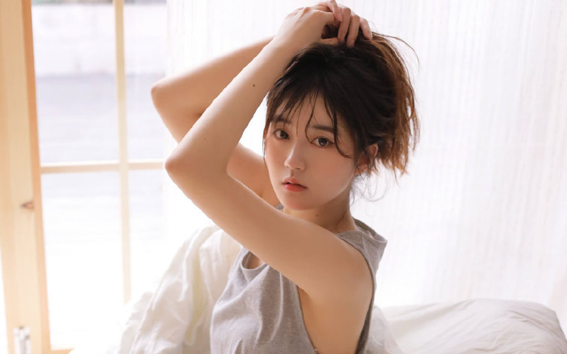 在对火箭的比赛中，库里创造了NBA历史：单场投中13个三分球，刷新纪录！